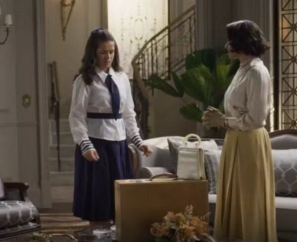 Garota do Momento - Bia (Mais) e Clarice (Carol Castro)