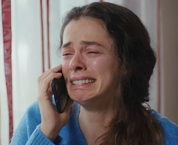 Bahar chorando