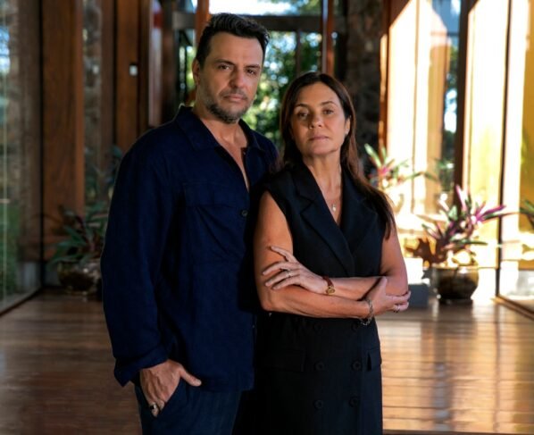 Novela Mania de Você - Molina (Rodrigo Lombardi) e Mércia (Adriana Esteves)