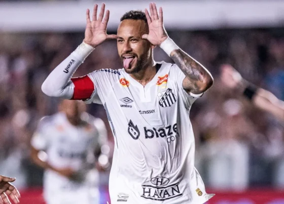 Neymar Marca Primeiro Gol no Retorno ao Santos