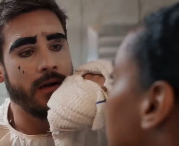 Mania de Você - Rudá (Nicolas Prattes) e Viola (Gabz) brigam