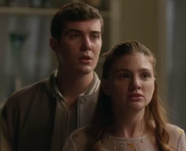 Garota do Momento - Celeste (Débora Ozório) e Edu (Caio Manhente)