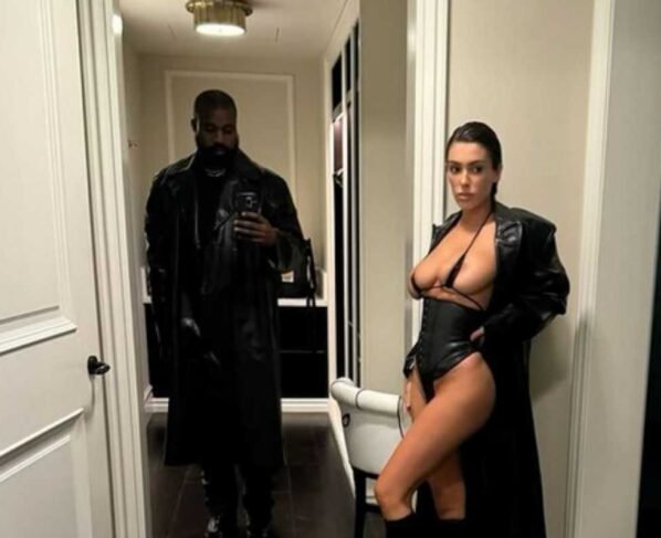 Kanye West fotografa a esposa