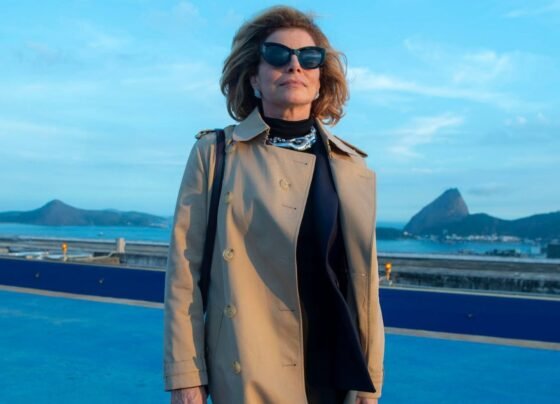 Debora Bloch como Odete Roitman