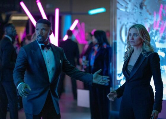 Foto colorida de Jamie Foxx e Cameron Dias em De Volta à Ação - Metrópoles