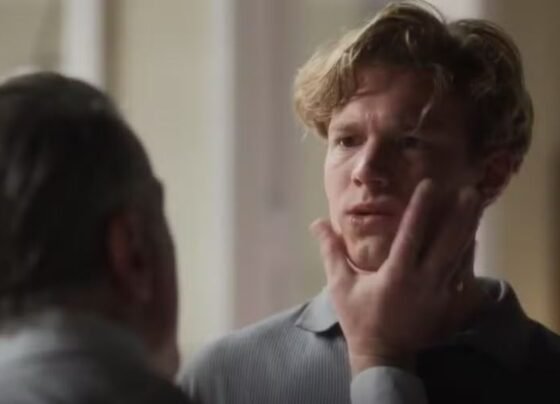 Garota do Momento - Juliano (Fábio Assunção) agride Beto (Pedro Novaes)