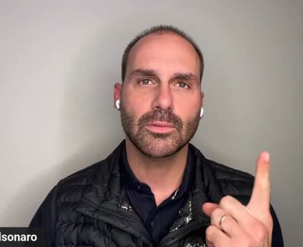 Eduardo Bolsonaro comenta sobre possíveis sanções dos EUA