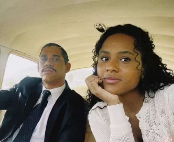 Garota do Momento - Basílio (Cauê Campos) e Beatriz (Duda Santos)