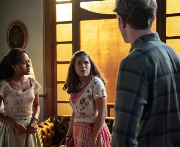 Beatriz (Duda Santos), Bia (Maisa) e Beto (Pedro Novaes) em "Garota do Momento"