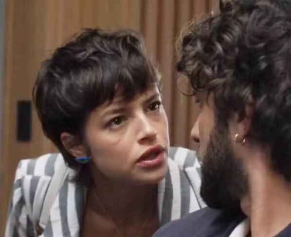 Mania de Você - Luma (Agatha Moreira) e Mavi (Chay Suede)
