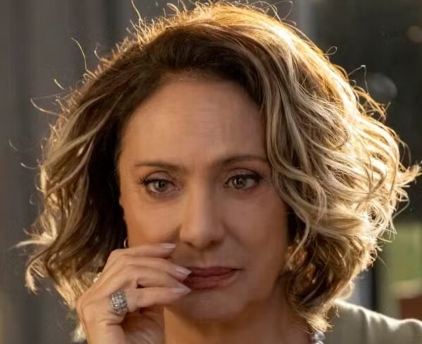 Mania de Você - Berta (Eliane Giardini)