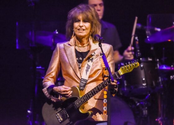 Foto colorida da banda Pretenders - Metrópoles