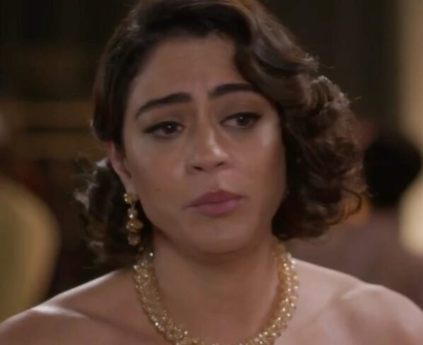 Garota do Momento - Clarice (Carol Castro)