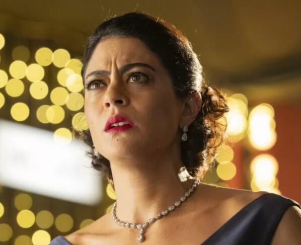 Garota do Momento - Clarice (Carol Castro)