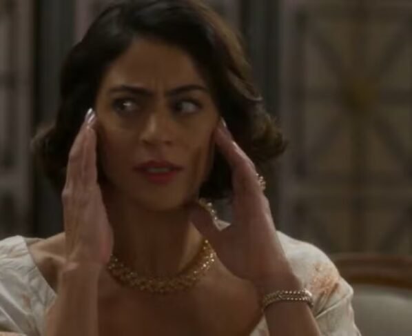 Clarice (Carol Castro)