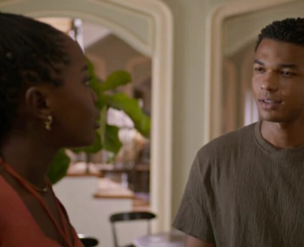Dona de Mim - Leo (Clara Moneke) e Samuel (Juan Paiva)