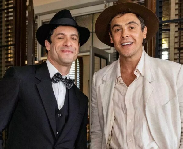 Celso (Rainer Cadete) e Candinho (Sergio Guizé) em Êta Mundo Melhor!