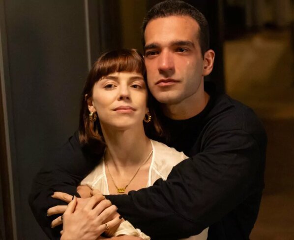 Solange (Alice Wegmann) e Afonso (Humberto Carrão) em Vale Tudo