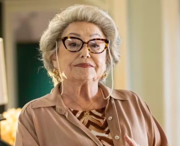 Suely Franco como Rosa em Dona de Mim