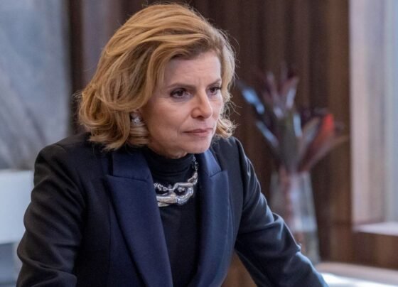 Débora Bloch como Odete Roitman