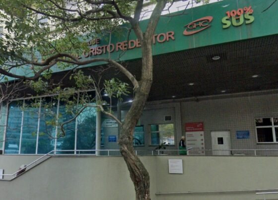 Idosa de 77 anos é encaminhada ao Hospital Cristo Redentor, em Porto Alegre, após ser atacada por sete cães da raça rottweiler