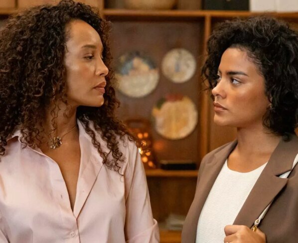 Raquel (Taís Araujo) e Maria de Fátima (Bella Campos) em Vale Tudo