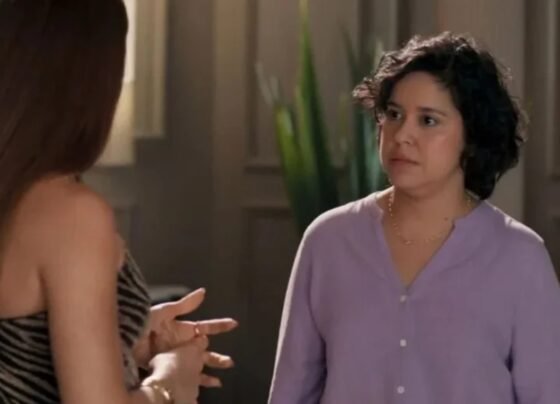 Claudia (Lorrana Mousinho)