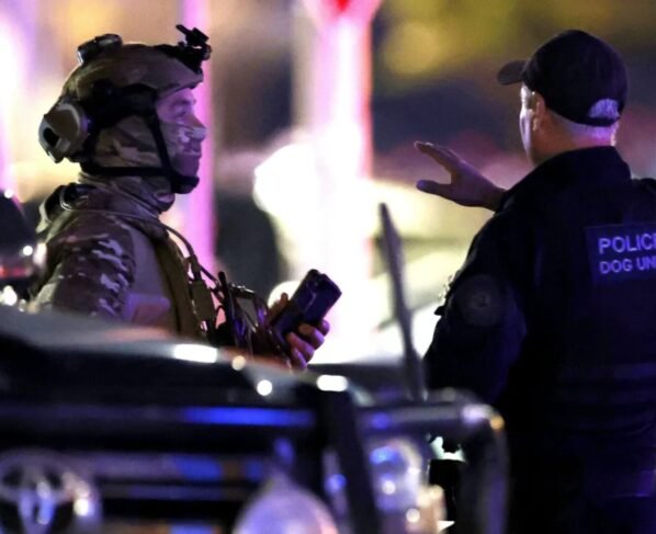 Ataque a tiros em evento do feriado judaico mata 12 pessoas em praia na Austrália - Crédito: Darrian Traynor/Getty Images