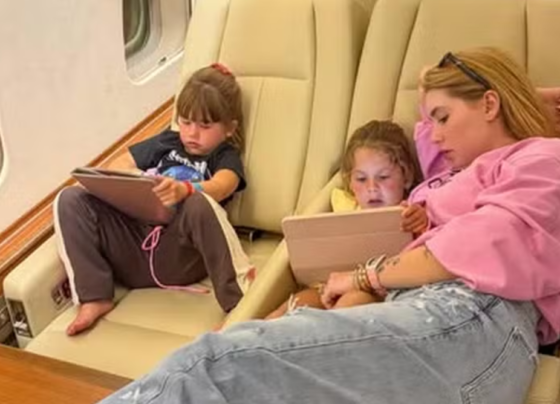 Com os filhos, Virginia Fonseca chega a Madri após curtir dias em Trancoso