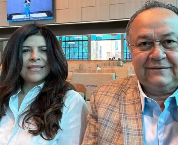 Deputada afirma que ex-marido pastor a traiu com vereadora mais jovem