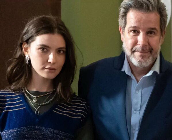 Lorena (Alanis Guillen) e Ferette (Murilo Benício) em