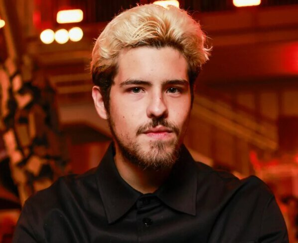 Raúl (Paulo Mendes) em Três Graças