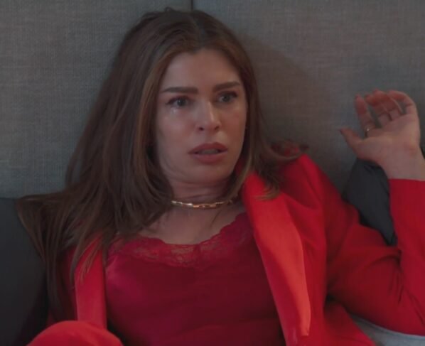 Arminda (Grazi Massafera) de Três Graças