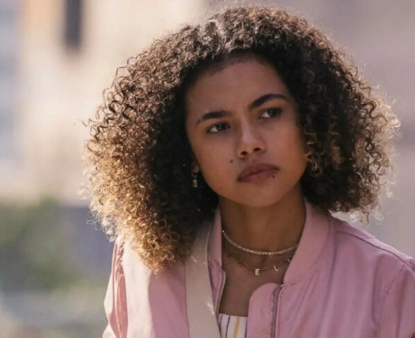 Joélly (Alana Cabral) em Três Graças