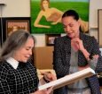 Carolina Ferraz e Regina Duarte se reencontram após briga -
