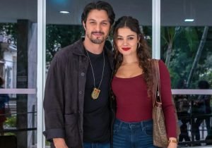 Gerluce (Sophie Charlotte) e Paulinho (Romulo Estrela) em Três Graças